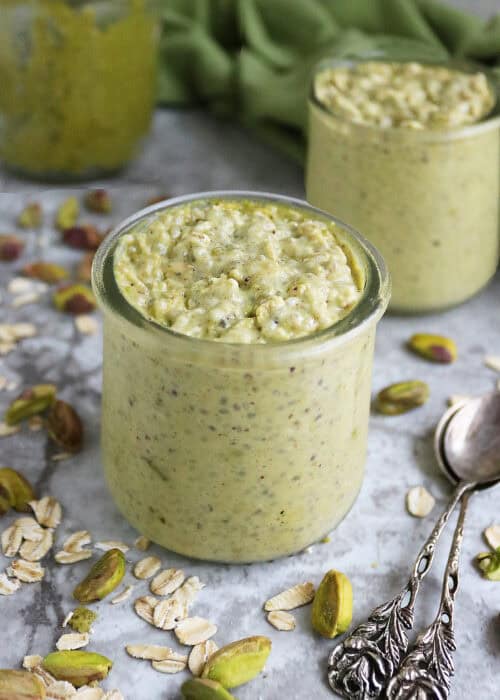 Pistachio&nbsp;Overnight Oats&nbsp;with&nbsp;Chia Seeds