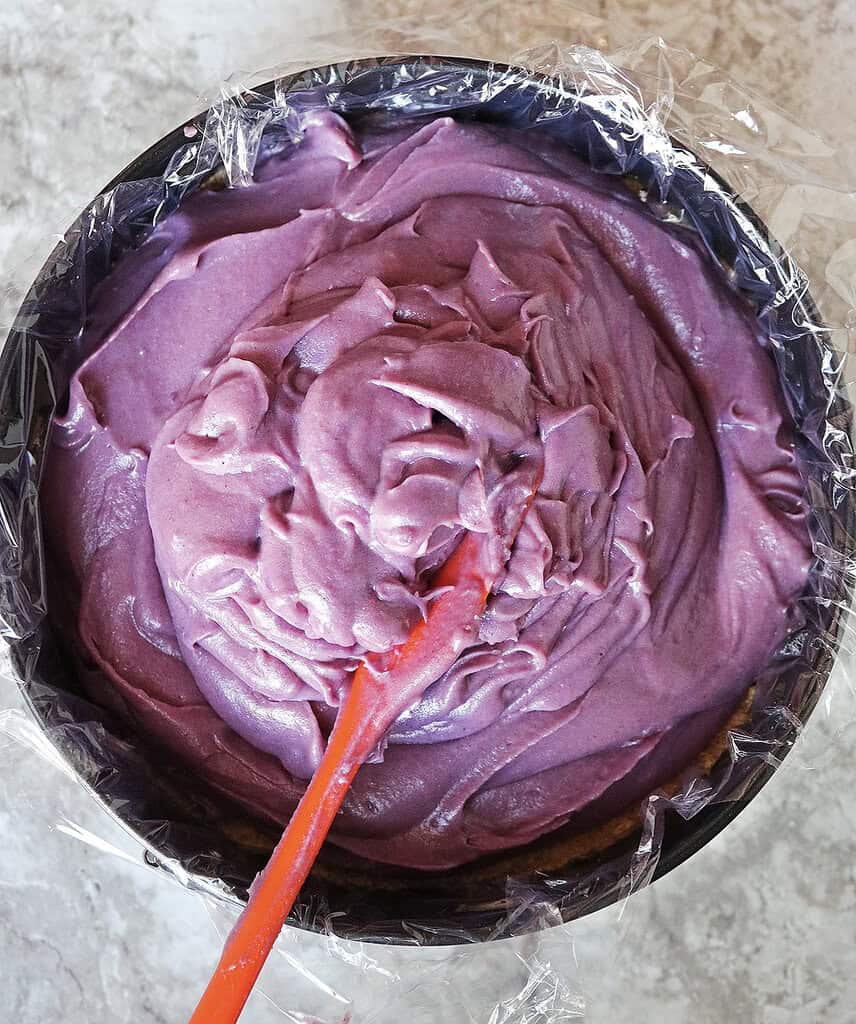 Adding filling to crust