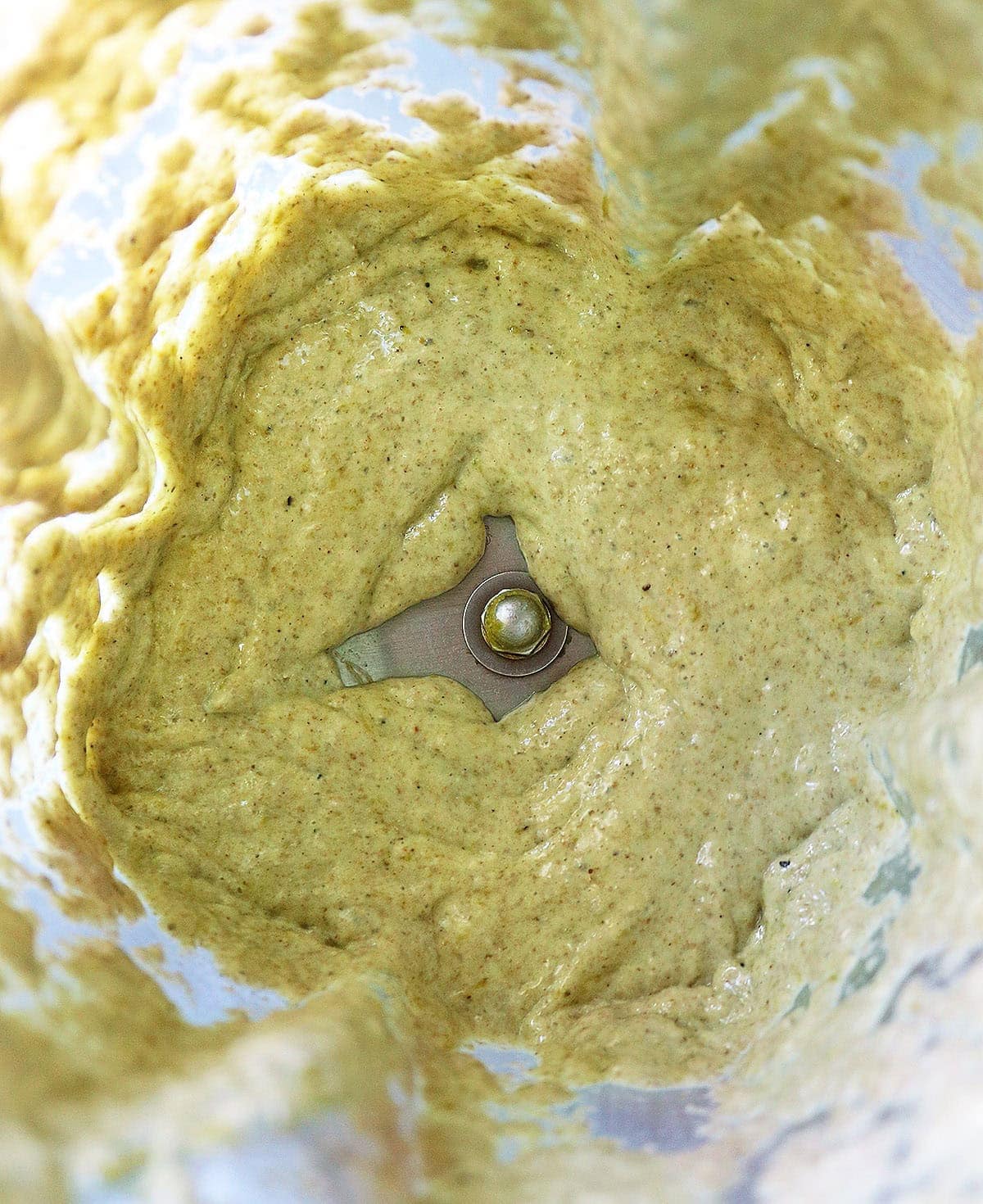 Blending all the ingredients together for an instnt chia pudding