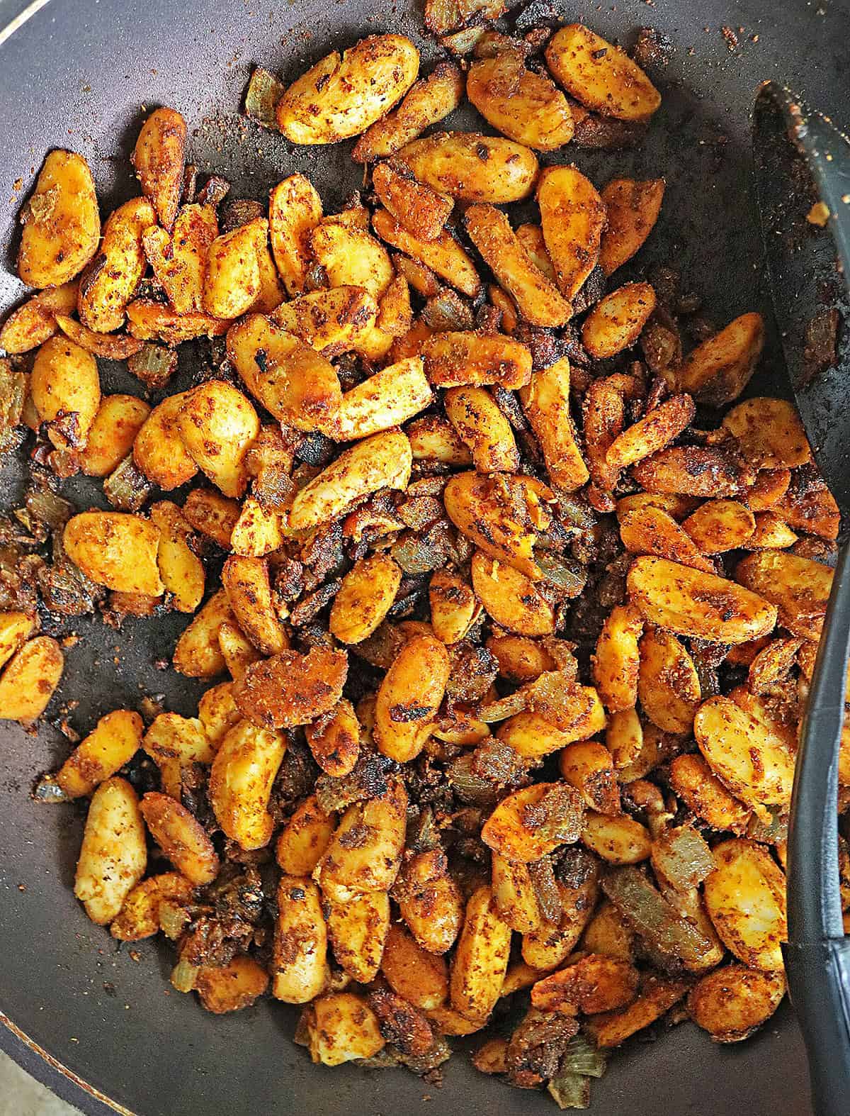 pan roasting jack fruit seeds with spices