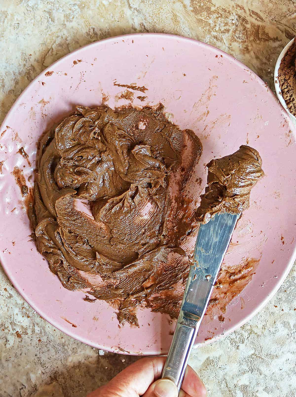 Delicious Easy creamy chocolate frosting