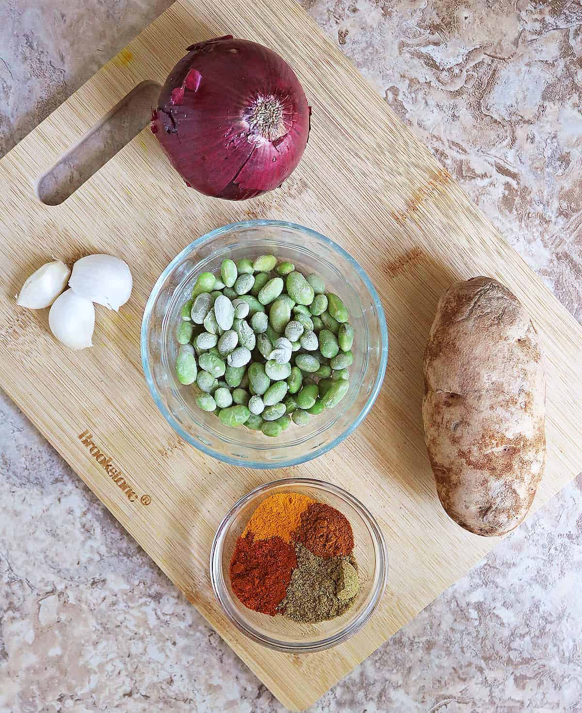 Ingredients needed to make these air fryer edamame bites