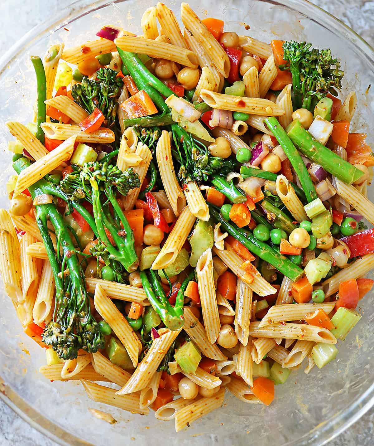 Vegan pasta salad with chickpeas