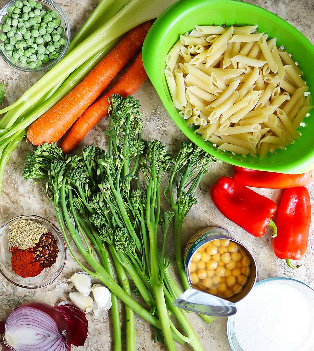 ingredients to make this pasta salad with broccolini and chickpeas